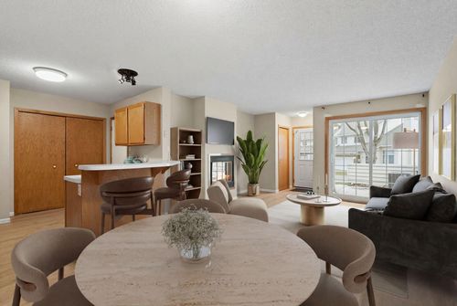 12819 Echo Ln, Apple Valley, MN, 55124-8696 | Card Image