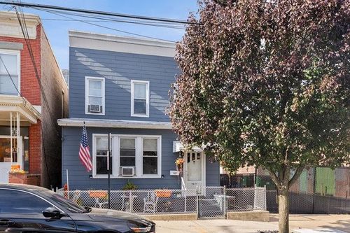 7017 Adams St, Guttenberg, NJ, 07093-1805 | Card Image