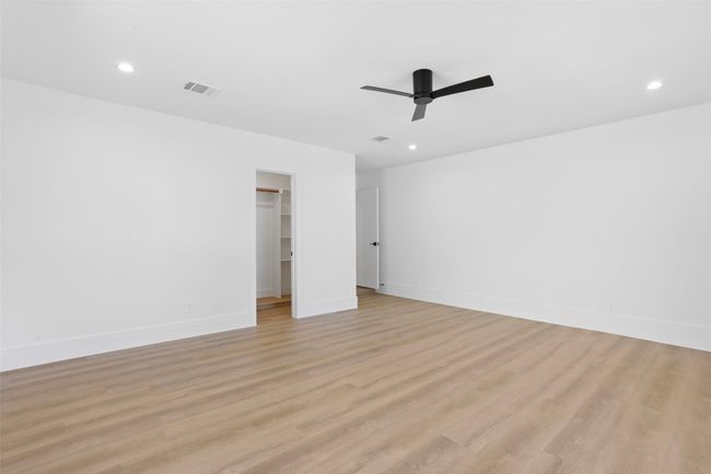 9229 Independence Loop, House other with 4 bedrooms, 2 bathrooms and 2 parking in Austin TX | Image 14