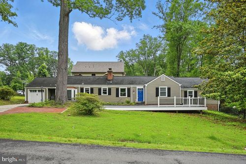 8536 Aponi Rd, VIENNA, VA, 22180-6805 | Card Image