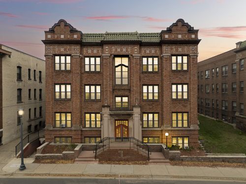 apt-201-1820 1st Ave S, Minneapolis, MN, 55403-3760 | Card Image