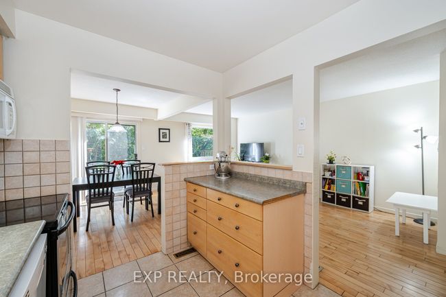80 - 60 Hanson Rd, Condo with 4 bedrooms, 2 bathrooms and 1 parking in Mississauga ON | Image 12