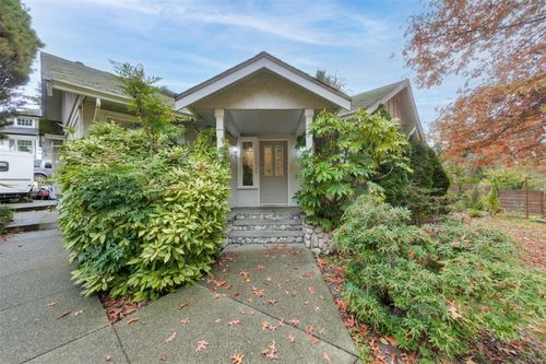 1975 Highland Rd, Victoria, BC, V9B6H8 | Card Image