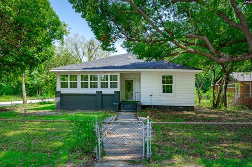822 Chesnut St, Camden, SC, 29020-2860 | Card Image