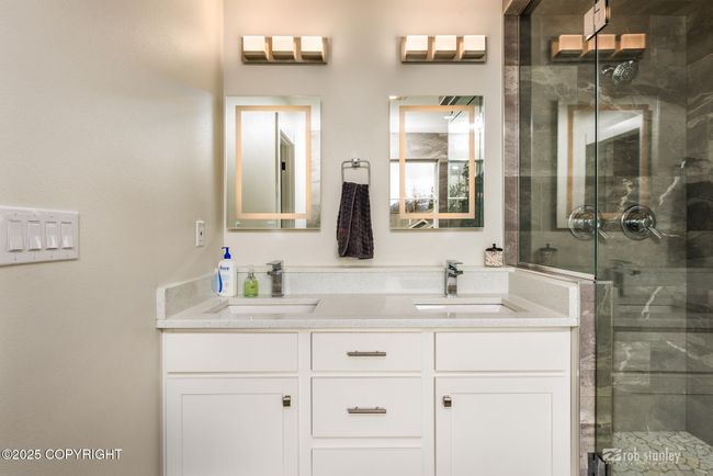 Bath Rm MSTR 2a | Image 28