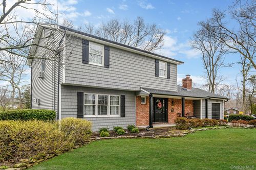 3 Meroke Ln, Rocky Point, NY, 11778-9302 | Card Image
