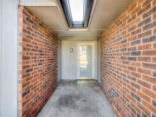 8704 Nw 87th Ter, Oklahoma City, OK, 73132-3140 | Card Image