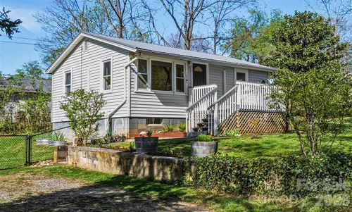 125 Lower Edgewood Rd, Candler, NC, 28715-9207 | Card Image