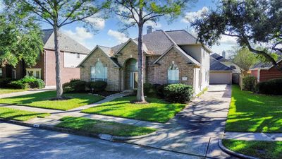 3414 Hansford Place, House other with 5 bedrooms, 3 bathrooms and null parking in Pearland TX | Image 2