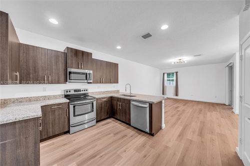 1426 Se 24th Ter, Homestead, FL, 33035-2105 | Card Image