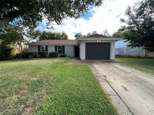 10105 Peppertree Ln, Fort Worth, TX, 76108-3921 | Card Image