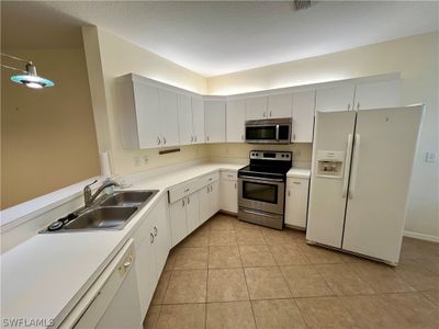 103 - 12030 Summergate Circle, Condo with 2 bedrooms, 2 bathrooms and null parking in Fort Myers FL | Image 3