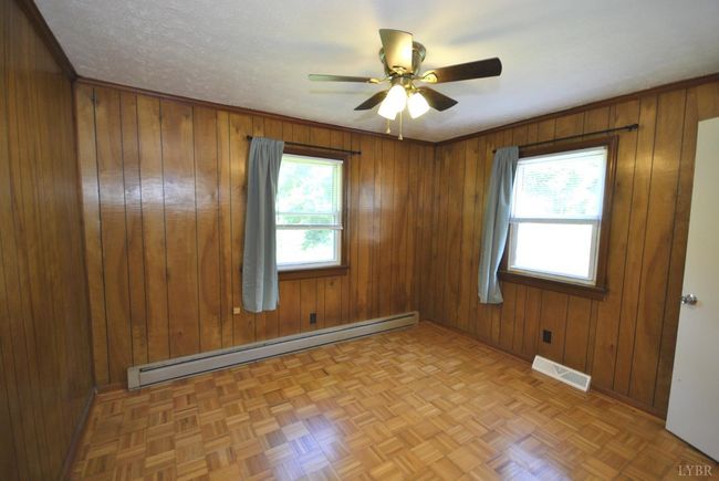 112 Half Moon Ln, House other with 3 bedrooms, 3 bathrooms and null parking in Rustburg VA | Image 22