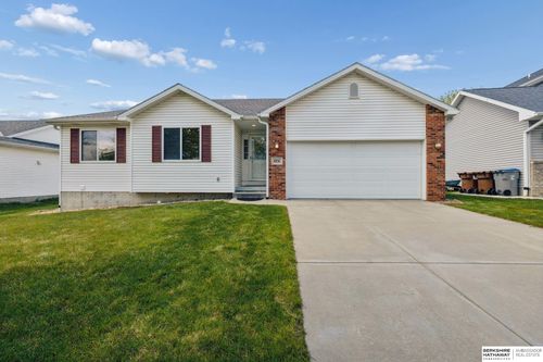 7031 N 16th St, Lincoln, NE, 68521-9077 | Card Image