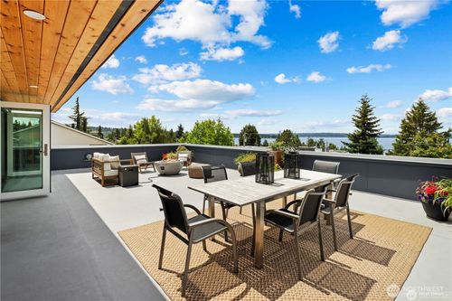6304 Lakeview Drive, Kirkland, WA, 98033 | Card Image