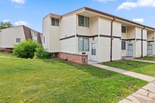 8871 N Swan Rd, Milwaukee, WI, 53224 | Card Image