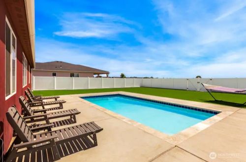 808 E St Sw, Quincy, WA, 98848-1073 | Card Image