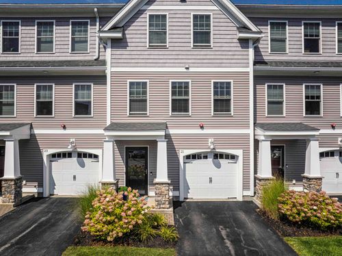 21 Artisan Way, Dover, NH, 03820-4748 | Card Image
