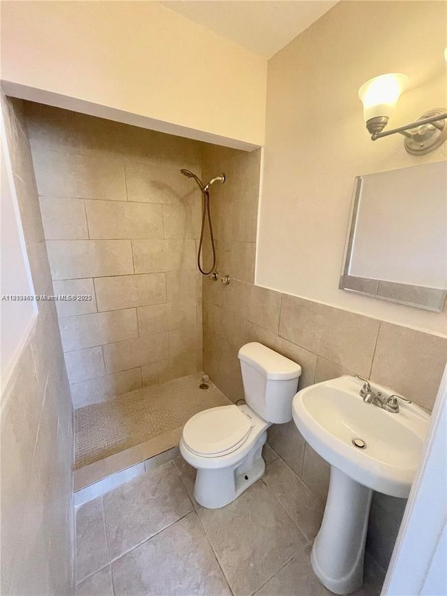 APT-5 - 4404 Sw 22 Nd St, Condo with 1 bedrooms, 1 bathrooms and null parking in West Park FL | Image 5