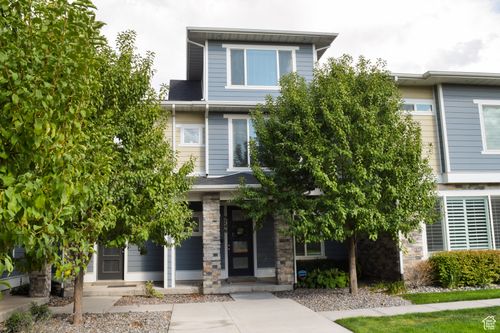 9746 S Kato Dr, South Jordan, UT, 84095-1237 | Card Image