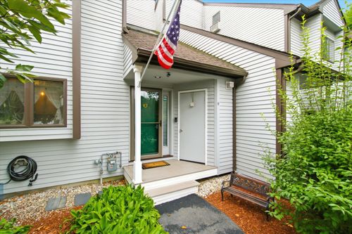 9 Pondview Dr, Merrimack, NH, 03054-4160 | Card Image
