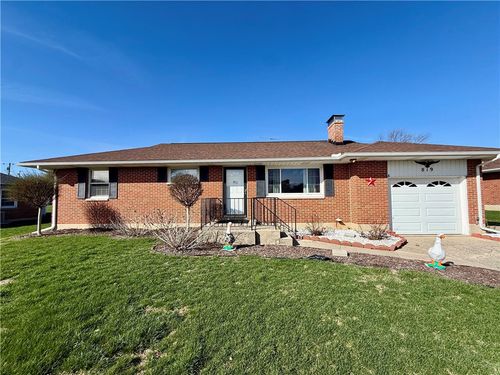 819 Waldrun Ave, Riverside, OH, 45404-1462 | Card Image