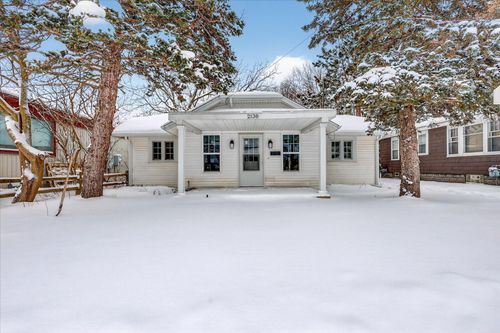 2138 Edgewood Ave Ne, Grand Rapids, MI, 49505-4220 | Card Image