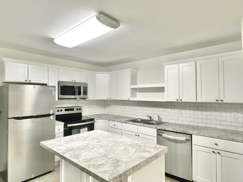 6 Coburn Dr, Chattanooga, TN, 37415-1718 | Card Image