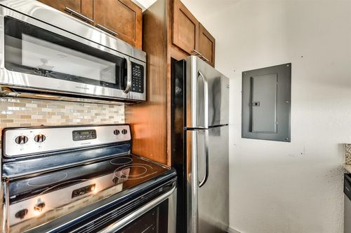 apt-201-8180 Lemmon Ave, Dallas, TX, 75209-2650 | Card Image