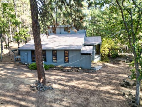 424 Douglas Fir, Goldendale, WA, 98620-2404 | Card Image