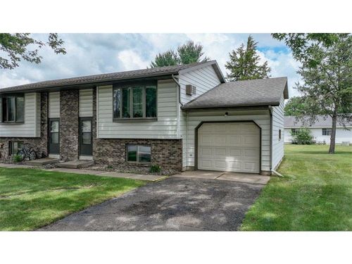 818-816-818 Dorbe St, Eau Claire, WI, 54701-7069 | Card Image