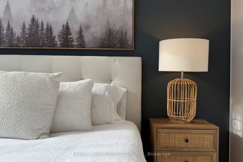 302-245 Davisville Ave, Toronto, ON, M4S3H4 | Card Image