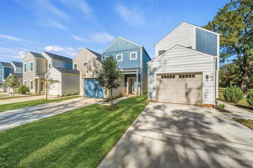 706 W Dallas, Conroe, TX, 77301 | Card Image