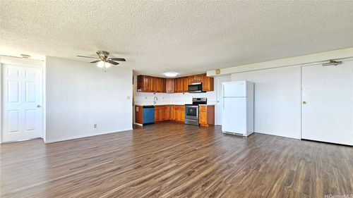 1101a-1060 Kamehameha Hwy, Pearl City, HI, 96782 | Card Image