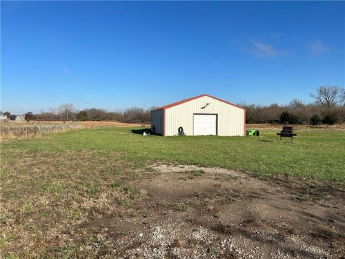 2129 Rock Creek Rd, Ottawa, KS, 66067-8565 | Card Image