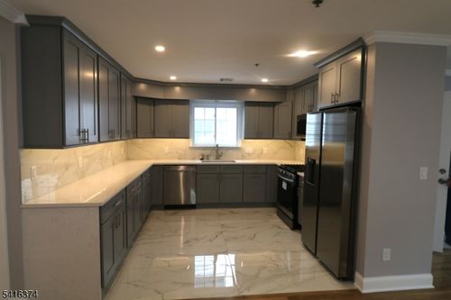 apt-1-22 Saint Francis St, Newark, NJ, 07105-5530 | Card Image