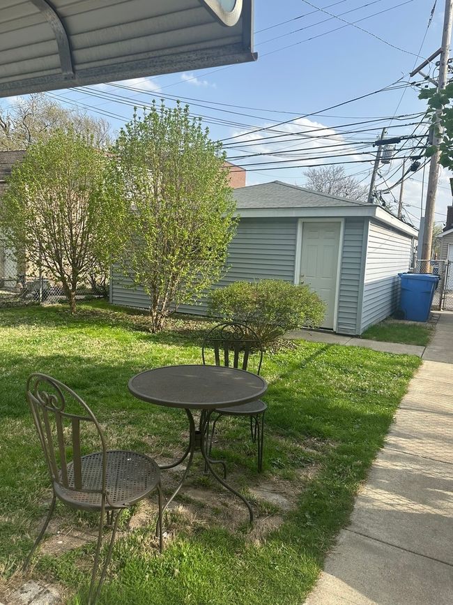 2 - 2213 W Addison St, Condo with 3 bedrooms, 1 bathrooms and 2 parking in Chicago IL | Image 19