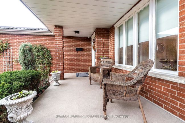 96 Nipissing Cres, House other with 4 bedrooms, 3 bathrooms and 4 parking in Brampton ON | Image 4