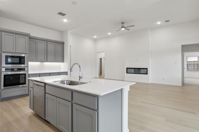 569 Moonrise St, House other with 4 bedrooms, 3 bathrooms and null parking in Waxahachie TX | Image 5