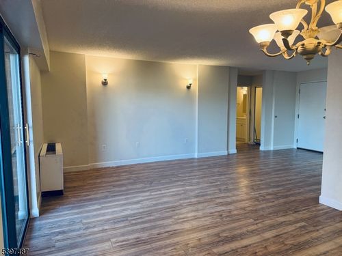 10 N Wood Ave, Linden, NJ, 07036-5200 | Card Image