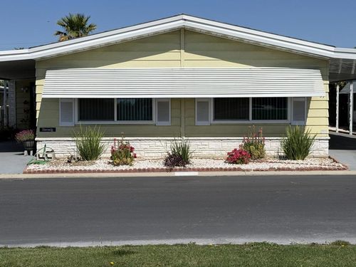 557-601 N Kirby St, Hemet, CA, 92545 | Card Image