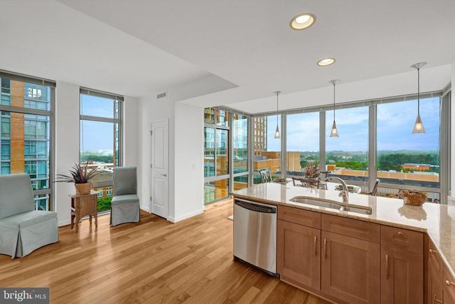 UNIT-907 - 11990 Market St, Condo with 3 bedrooms, 2 bathrooms and null parking in RESTON VA | Image 12