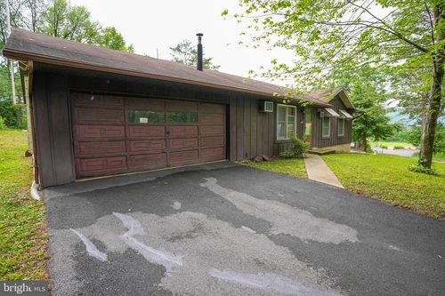 609 Mill St, Palmerton, PA, 18071-9770 | Card Image