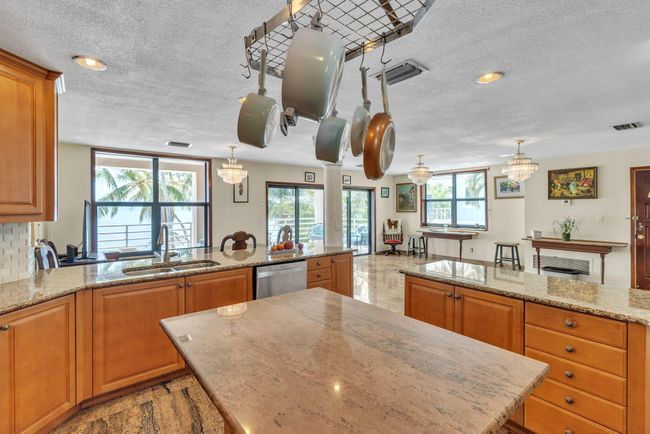 Kitchen | Image 17