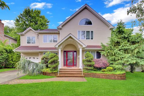 120 Greenway W, North Hempstead, NY, 11040 | Card Image