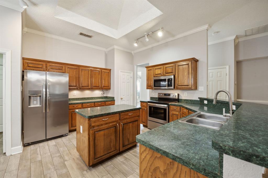 Ivycrest Trl, Arlington, TX 76017