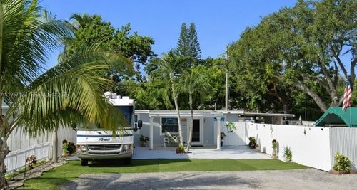 1120 N 61st Ave, Hollywood, FL, 33024-6059 | Card Image