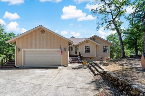 258 Circle Oaks Drive, Napa, CA, 94558 | Card Image
