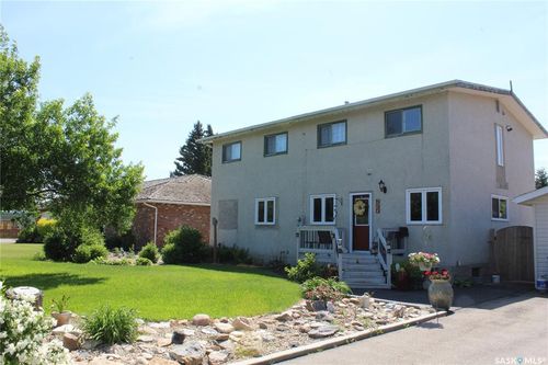 204 7th Ave, Wilkie, SK, S0K0E5 | Card Image