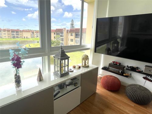 apt-310-8951 Sunrise Lakes Blvd, Sunrise, FL, 33322-6020 | Card Image